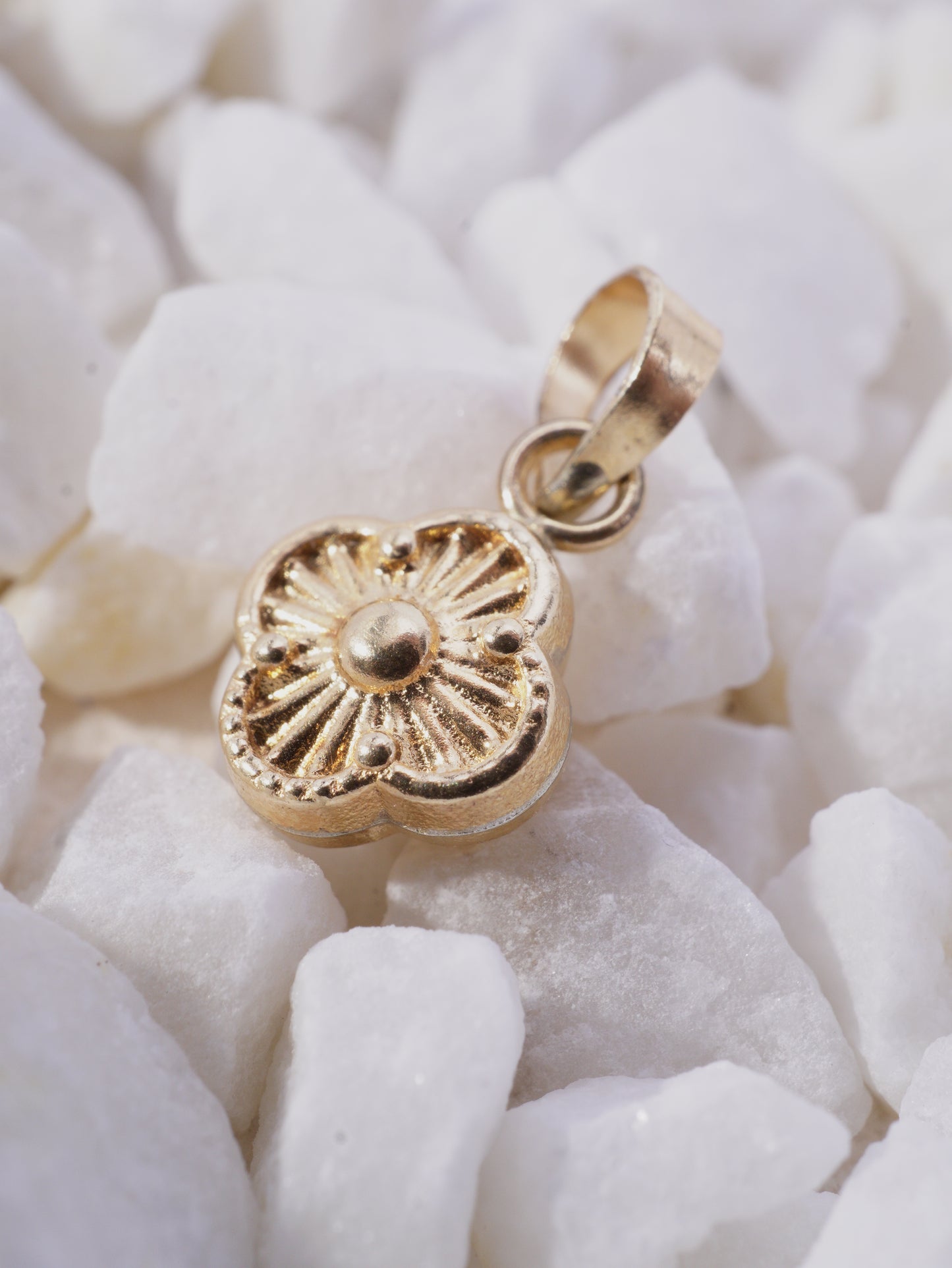 DIJE TREBOL DIAMANTADO PEQUEÑO