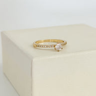 ANILLO TIPO COMPROMISO CIRCONES BLANCOS DM