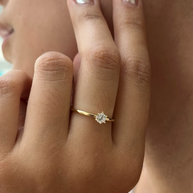 ANILLO TIPO COMPROMISO CIRCONES BLANCOS DM