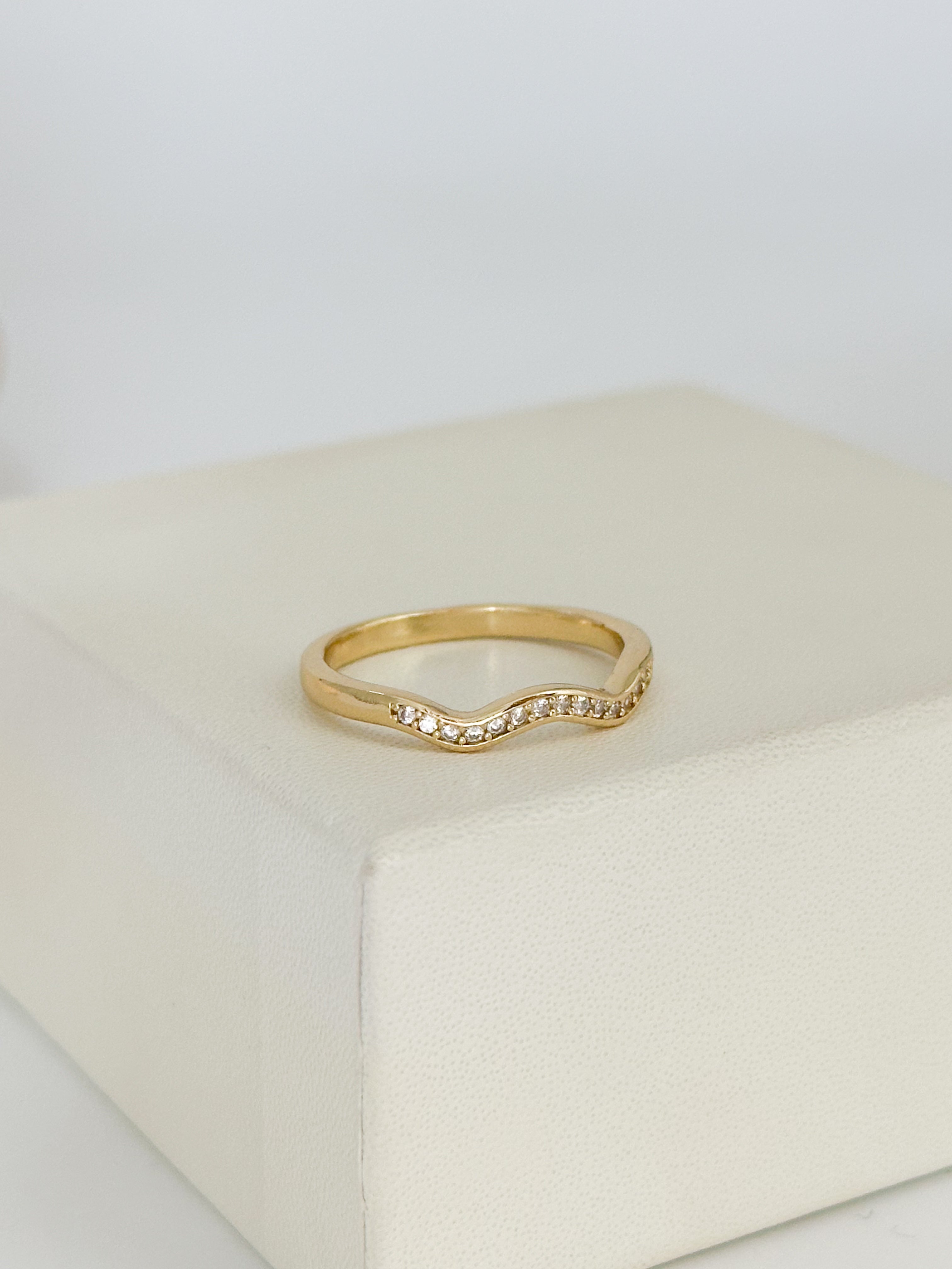 ANILLO ZIGZAG CON CIRCONES DM