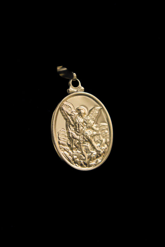 DIJE SAN MIGUEL ARCANGEL OVALADO MEDIANO