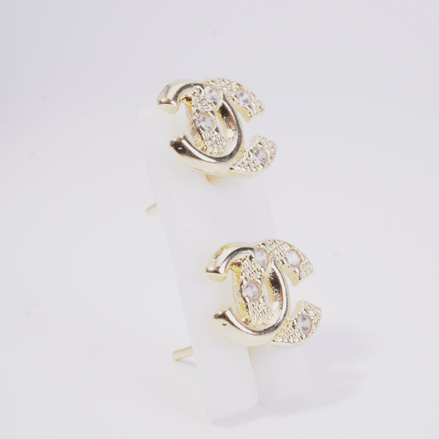 TOPO CHANEL LISO Y CIRCONES BLANCOS
