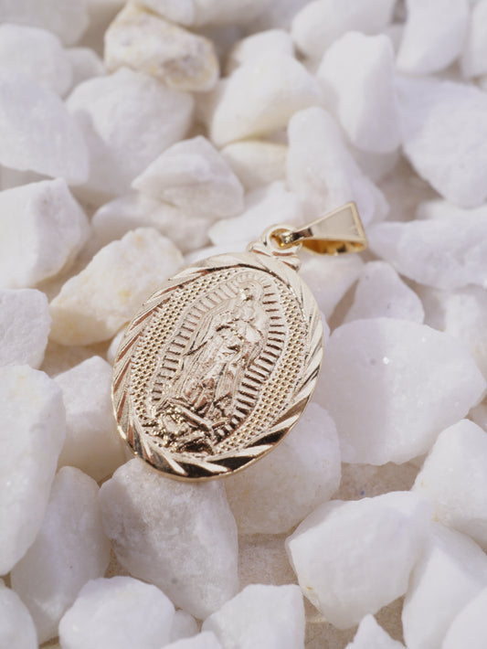 DIJE VIRGEN GUADALUPE OVALADO DIAMANTADO