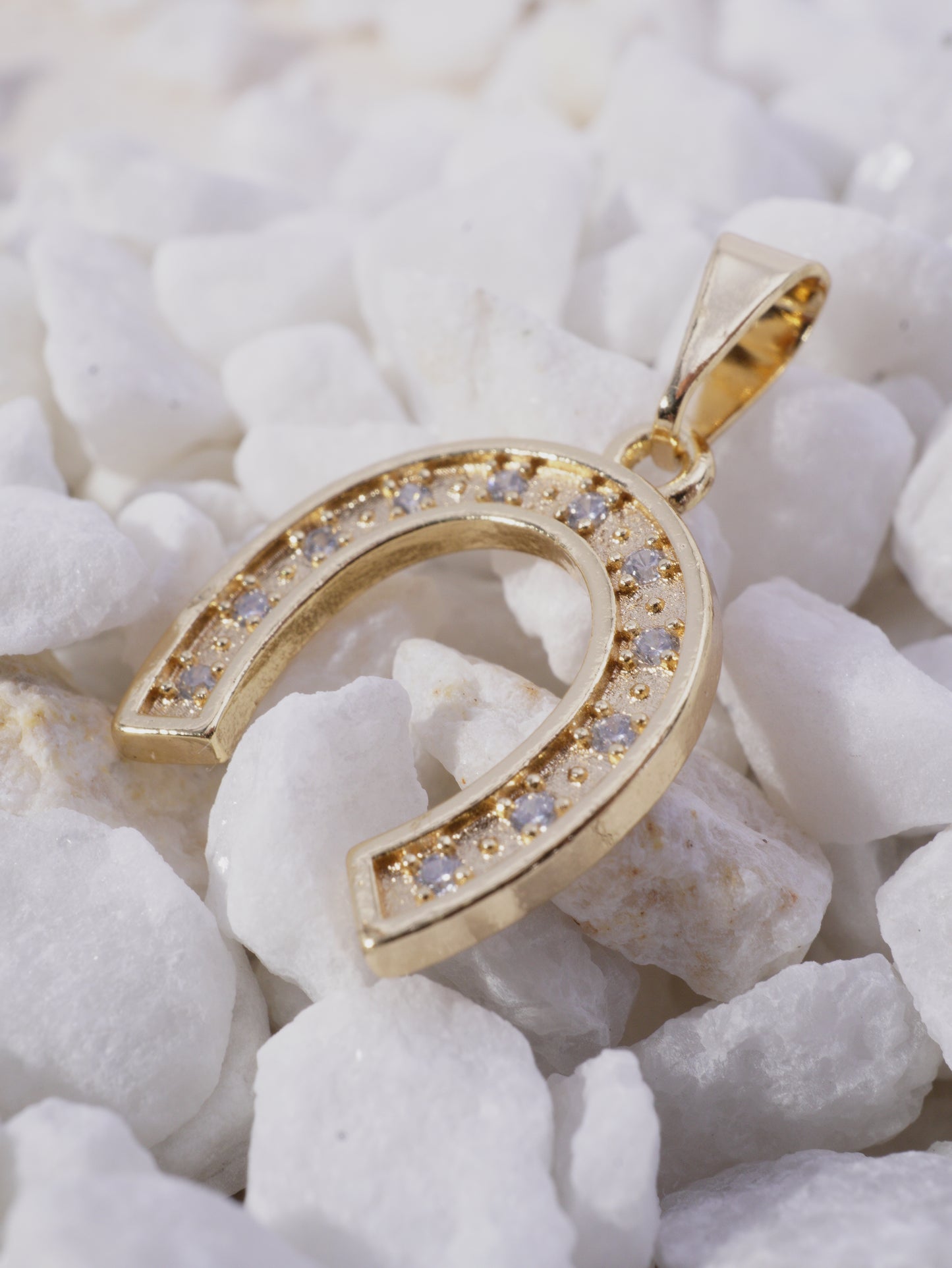 DIJE HERRADURA CON MINI CIRCONES BLANCOS