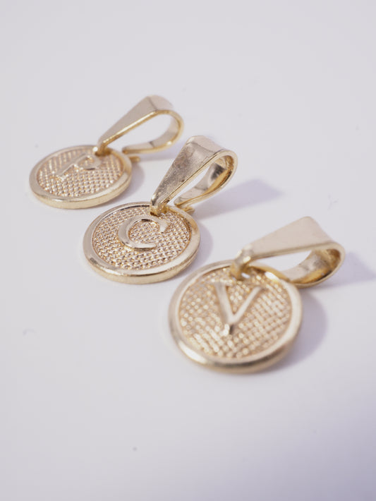 DIJE MINI MEDALLA LETRA