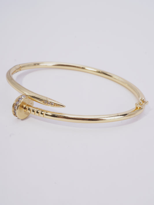 BRAZALETE CLAVO CON CIRCONES BLANCOS