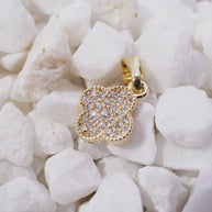 DIJE VAN CLEEF PEQUEÑO RELLENO CIRCONES BLANCOS