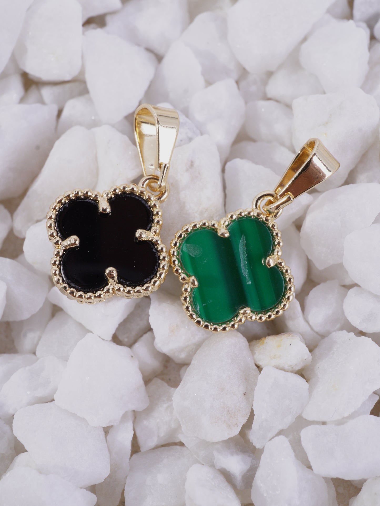 DIJE VAN CLEEF VERDE Y NEGRO PEQUEÑO