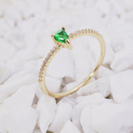 ANILLO CIRCON GOTA VERDE MINI CIRCONES LADO Y LADO BLANCOS