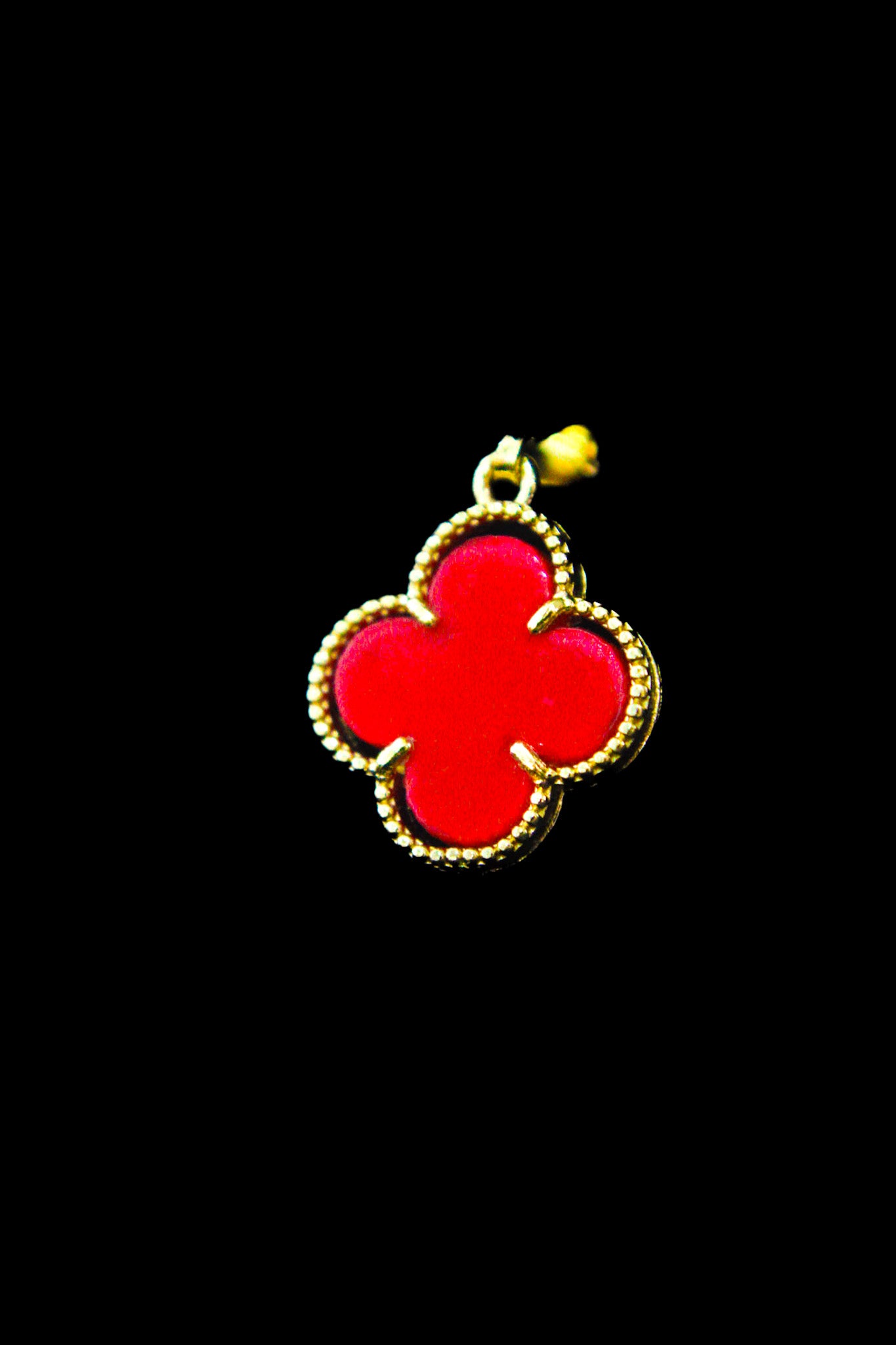 DIJE VAN CLEEF PEQUEÑO BLANCO, NEGRO Y ROJO