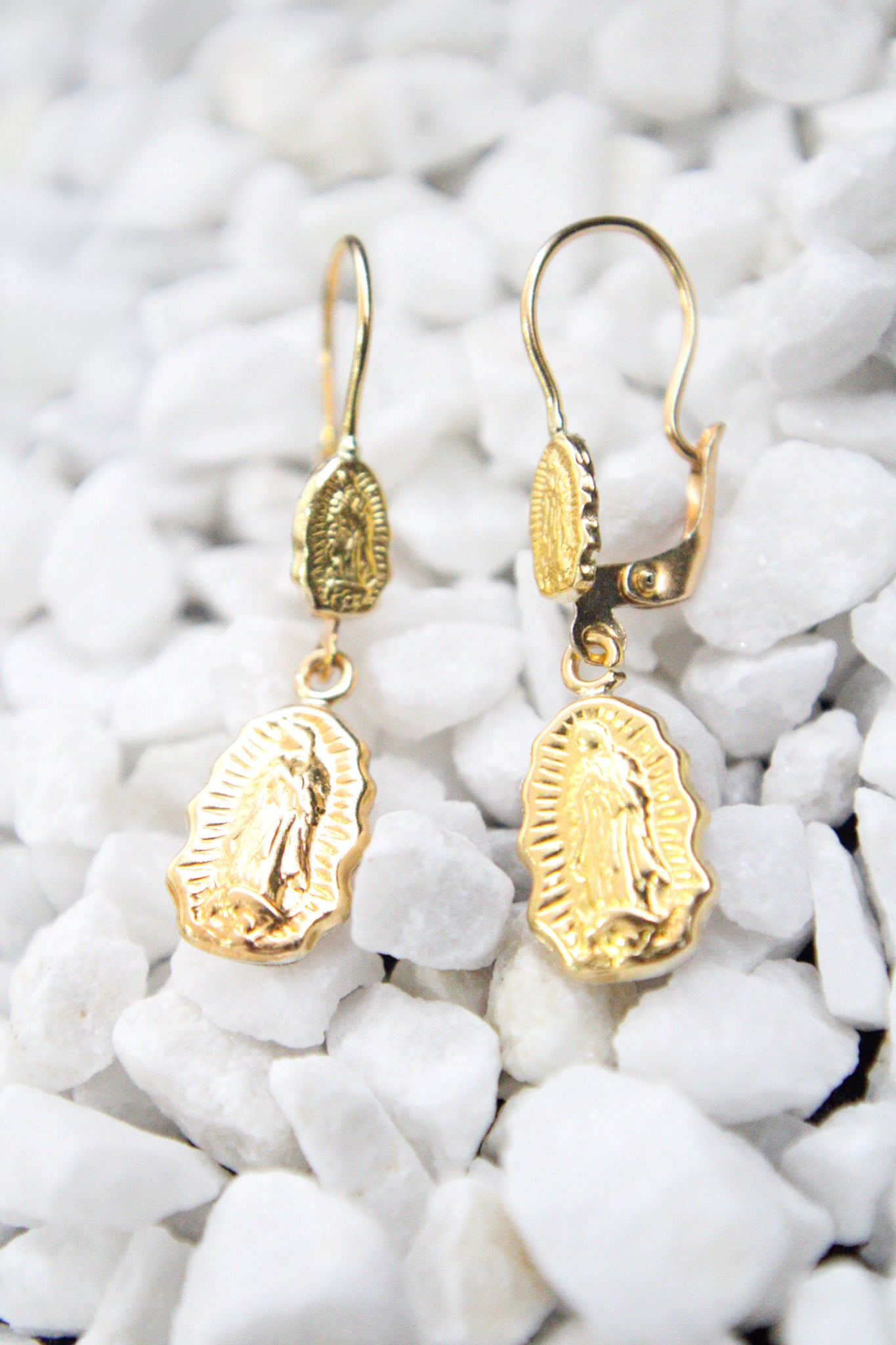 ARETES VIRGEN GUADALUPE SILUIETA